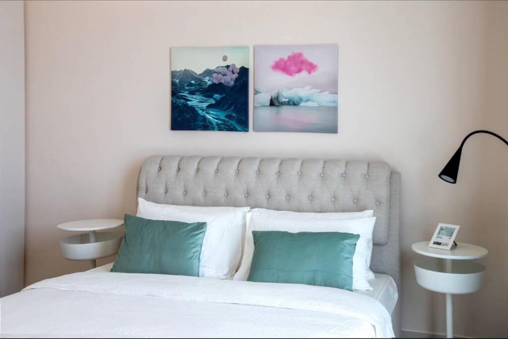 A Luxury Aprt 2 Bedrooms Balcony With Wonderful View Mall Access Hi Speed Wifi Beach Access & Much More For Family Only Samaheej Kültér fotó